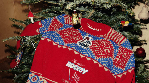 Батин свитер.