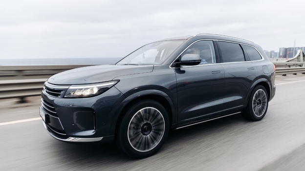 Кроссовер М7.