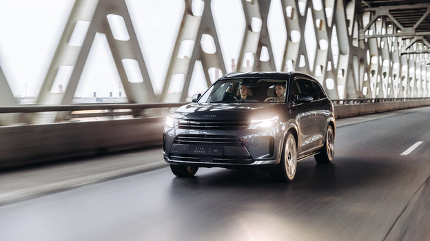 Кроссовер М7.