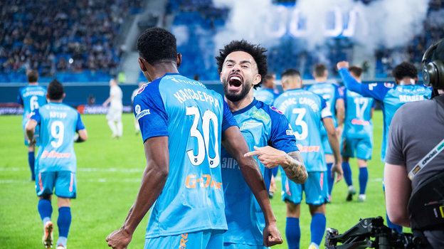 Полузащитник «Зенита» Клаудиньо. Полузащитник «Зенита» Клаудиньо.