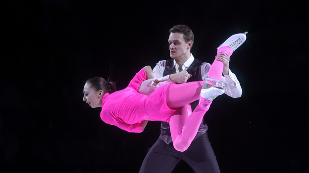 Александра Бойкова и Дмитрий Козловский. Фигуристы Александра Бойкова и Дмитрий Козловский.