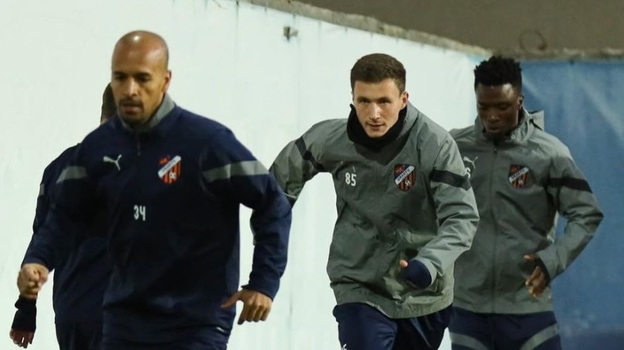 Иван Игнатьев (второй слева).