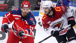 Хоккеисты Константин Окулов и Коул Кэсселс