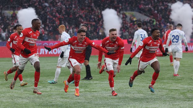 Футболисты «Спартака» Кристофер Мартинс, Манфред Угальде, Олег Рябчук и Маркиньос празднуют гол в ворота «Пари НН» (3:0) в матче 18-го тура РПЛ.