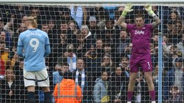 «МЮ» пропустил прямым ударом с углового, у «Челси» шок, Холанн не забил пенальти. И только у «Ливерпуля» все замечательно