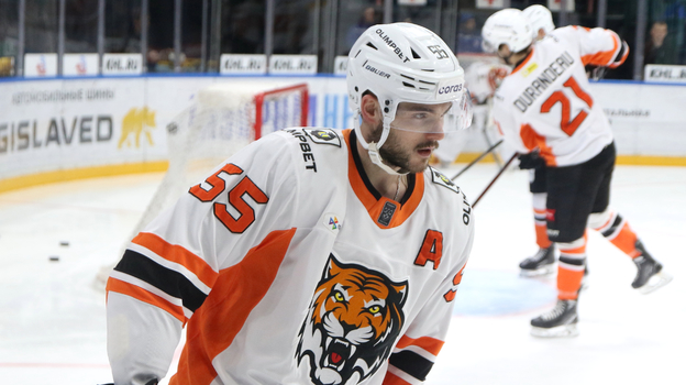 «Амур» сохранил форварда Алекса Гальченюка.