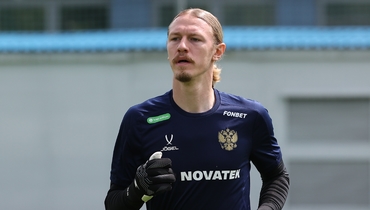 Сафонов оплатил поездку волонтеров для уборки мазута на берегу Черного моря