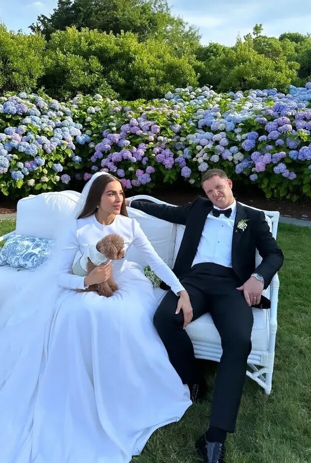 Кристиан Маккэффри и Оливия Калпо.