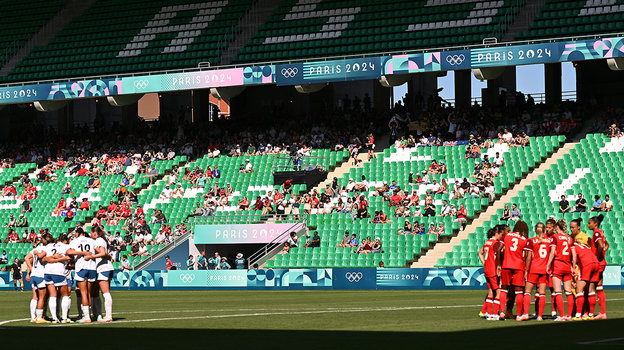 Футболистки сборных Канады и Новой Зеландии готовятся к матчу на Олимпийскийх играх — 2024. Футболистки сборных Канады и Новой Зеландии готовятся к матчу на Олимпийскийх играх — 2024.