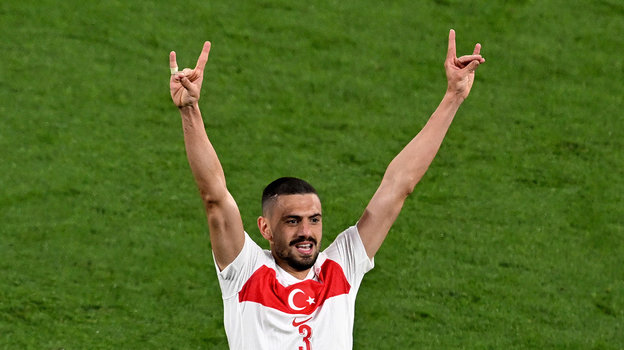 Мерих Демирал. Футболист Мерих Демирал.