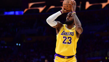 «Лейкерс» дома проиграли «Кливленду», Лебро набрал 23 очка