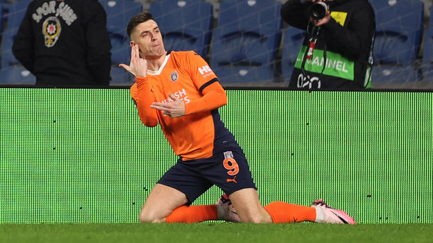 Кшиштоф Пентек. Нападающий «Башакшехира» Кшиштоф Пентек