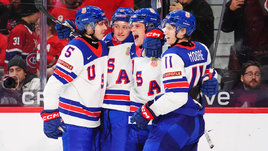 Хоккеисты сборной США на молодежном чемпионате мира по хоккею