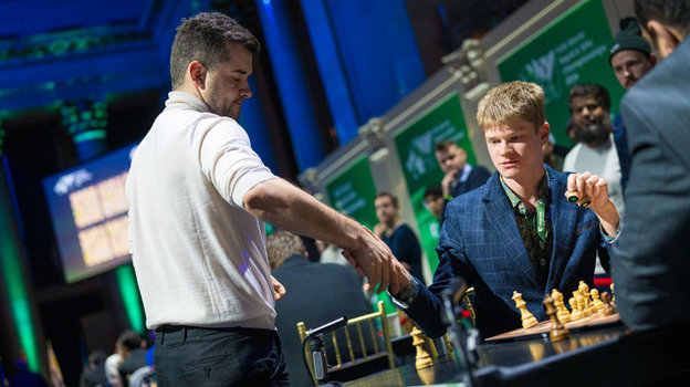 Ян Непомнящий и Володар Мурзин. Шахматисты Ян Непомнящий и Володар Мурзин.