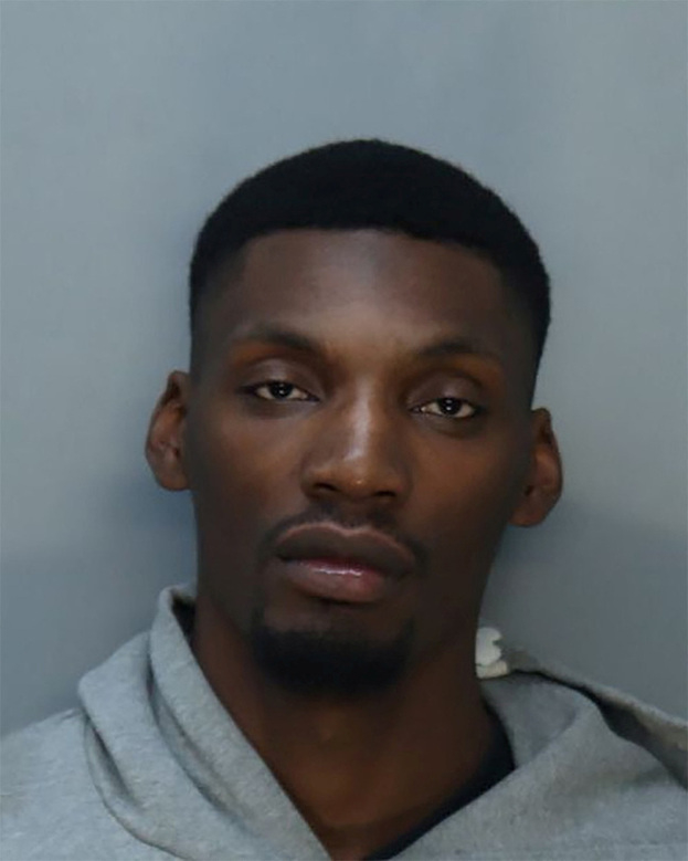 Снимок Фреда Керли в тюрьме после ареста в Майами-Бич.