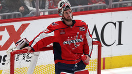 Вот это привоз от партнера Овечкина! Чудовищная ошибка вратаря «Вашингтона» подарила гол «Рейнджерс»