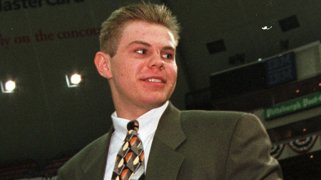 Сергей Самсонов в 1998 году. Хоккеист Сергей Самсонов в 1998 году