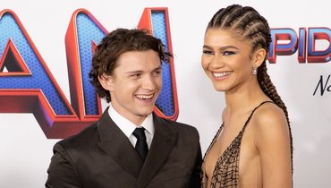 Том Холланд сделал предложение актрисе Зендее.