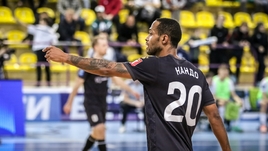 Экс-игрок сборной России по футзалу покинул площадку во время матча из-за расистских оскорблений. Назревает скандал