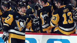 Кросби — девятый бомбардир в истории НХЛ. В вечной битве с Овечкиным он впереди на 63 очка