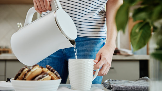 Кипяечная вода из чайника