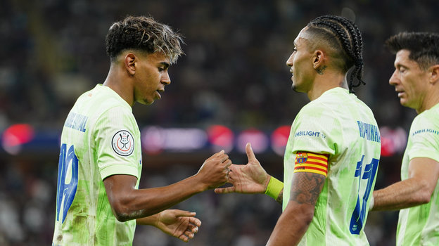 Ламин Ямаль и Рафинья («Барселона»).