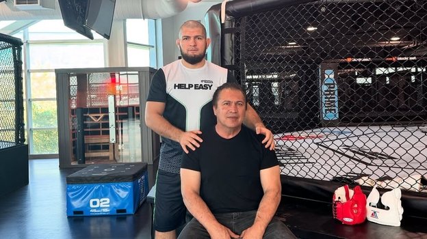 Хабиб Нурмагомедов и Хавьер Мендес.