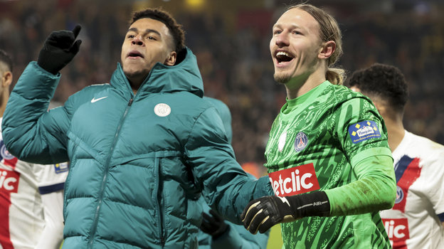 Дезире Дуэ и Матвей Сафонов («ПСЖ»).