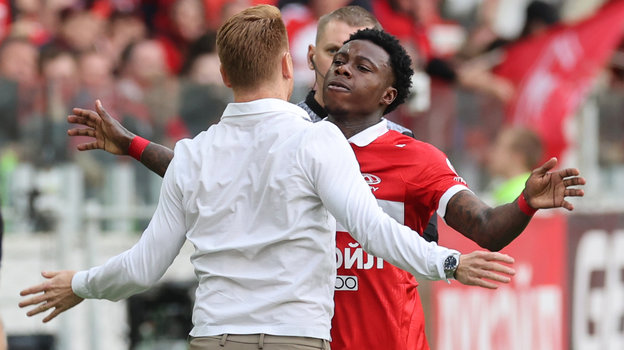 Гильермо Абаскаль и Квинси Промес. Бывший главный тренер «Спартака» Гильермо Абаскаль и и футболист Квинси Промес