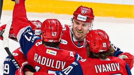 Радулов переехал СКА в 38 лет! Дважды забил, сотворил гол в овертайме, а потом получил штраф за плевок