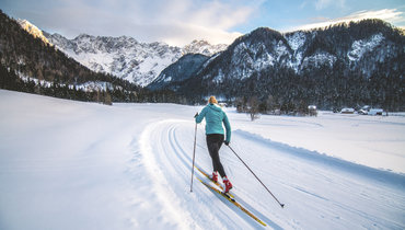 Гайд по беговым лыжам: как кататься и сколько стоят.