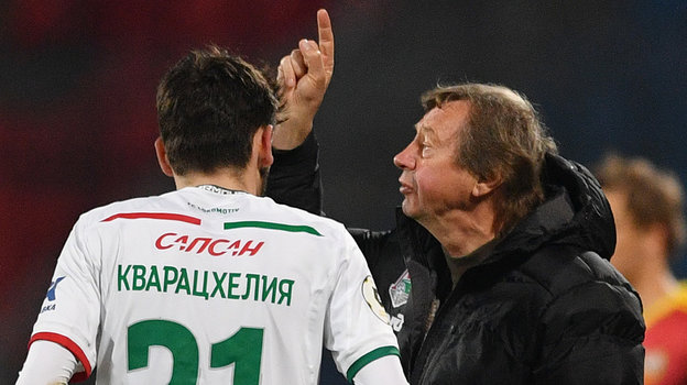 Хвича Кварацхелия и Юрий Семин. Бывший футболист «Локомотива» Хвича Кварацхелия и бывший тренер Юрий Семин. 2019 год