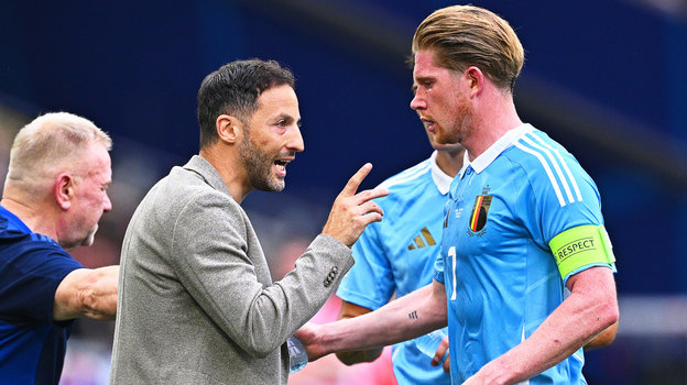 Доменико Тедеско и Кевин Де Брейне. Бывший главный тренер сборной Бельгии Доменико Тедеско и футболист Кевин Де Брейне