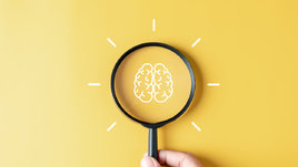 Лупа и изображение мозга