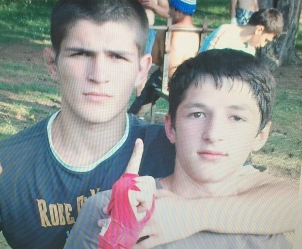 Хабиб Нурмагомедов и Тагир Уланбеков в юности. Бойцы ММА Хабиб Нурмагомедов и Тагир Уланбеков. 2008 год