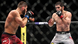 Бойцы ММА Арман Царукян и Ислам Махачев. 20 апреля 2019 года. Санкт-Петербург