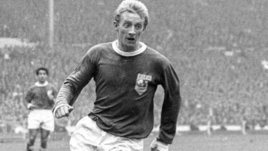 Умер легендарный форвард «МЮ» Денис Лоу — третий бомбардир в истории клуба и обладатель «Золотого мяча»