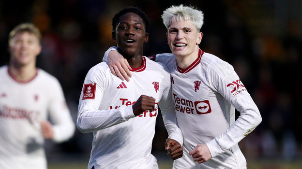 Футболисты «Манчестер Юнайтед» Кобби Майну и Алехандро Гарначо