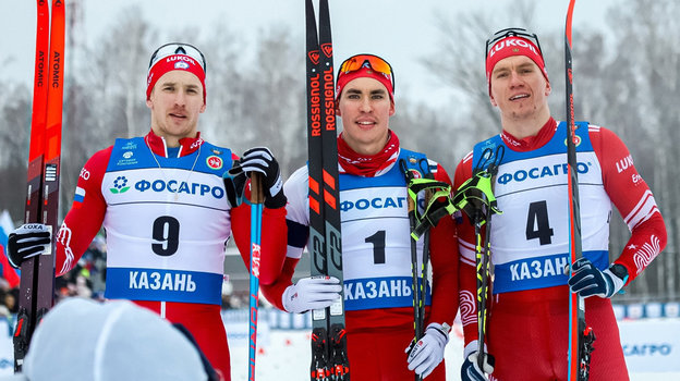 Лыжники Ермил Вокуев, Александр Терентьев и Александр Большунов.
