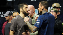 Бойцы ММА Ислам Махачев и Ренато Мойкано