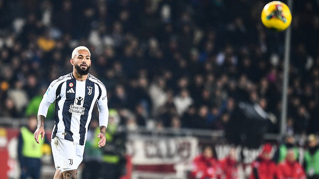 Полузащитник «Ювентуса» Дугласа Луис