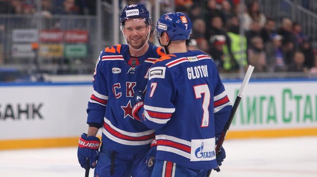 Евгений Кузнецов и Василий Глотов. Хоккеисты Василий Глотов