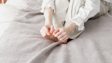 Врач объяснил, почему могут мерзнуть ноги