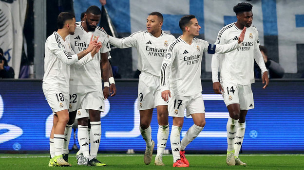 У «Реала» есть призрачные шансы забраться в топ-8. Футболисты «Реала» празднуют гол в матче