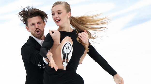 Фигуристы Иван Букин и Александра Степанова