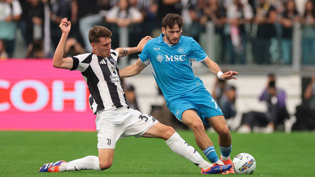 Николо Савона и Хвича Кварацхелия («Ювентус» — «Наполи»).