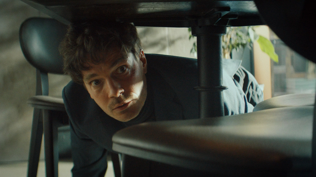 Кадр из сериала «Чужие деньги» / реж. Игорь Твердохлебов / Иви