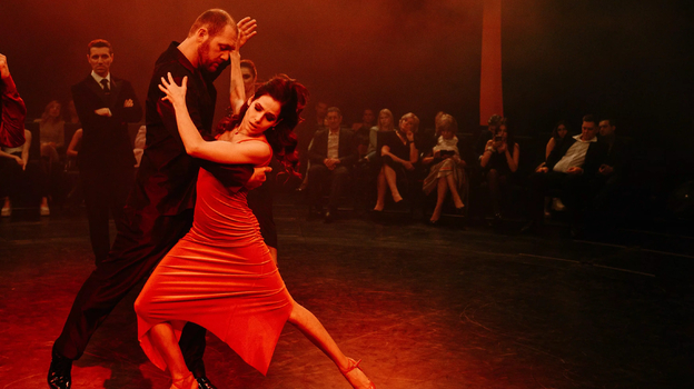 Кадр из сериала «Танго на осколках» / реж. Сергей Сенцов / KION, START