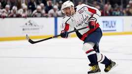 «Уэйн всегда поддерживал гонку Ови». Овечкин: 20 голов до рекорда и новая история про клюшку Гретцки