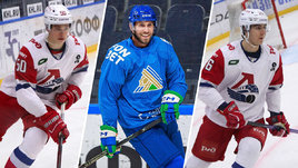 Хоккеисты Даниил Бут, Джош Ливо и Дмитрий Симашев.